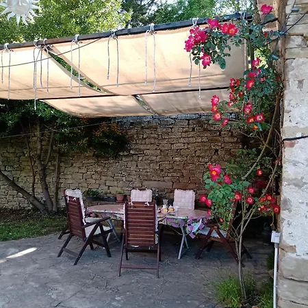 Nicole Bed & Breakfast